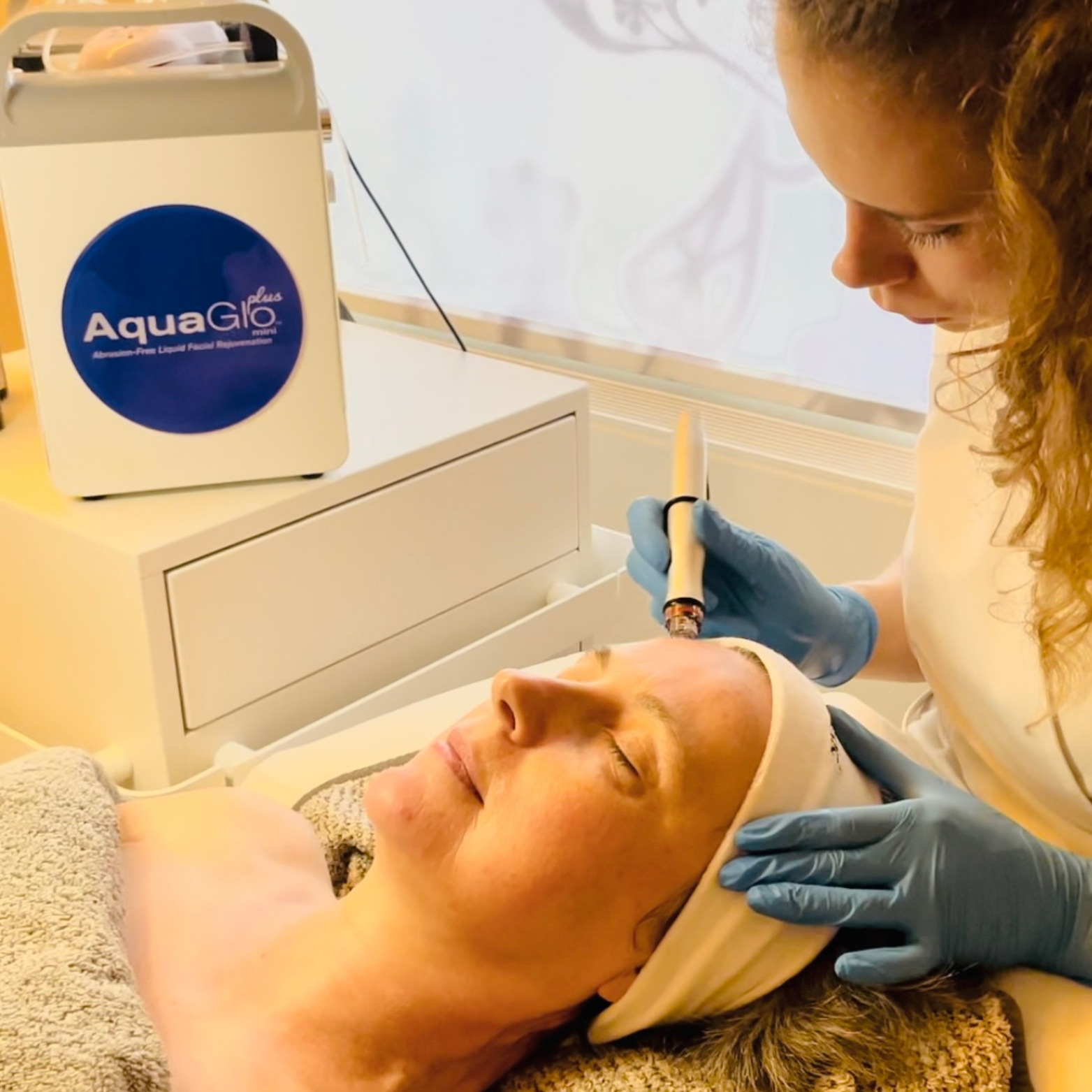 Aquaglo Hydrafacial Body Wave Antwerp